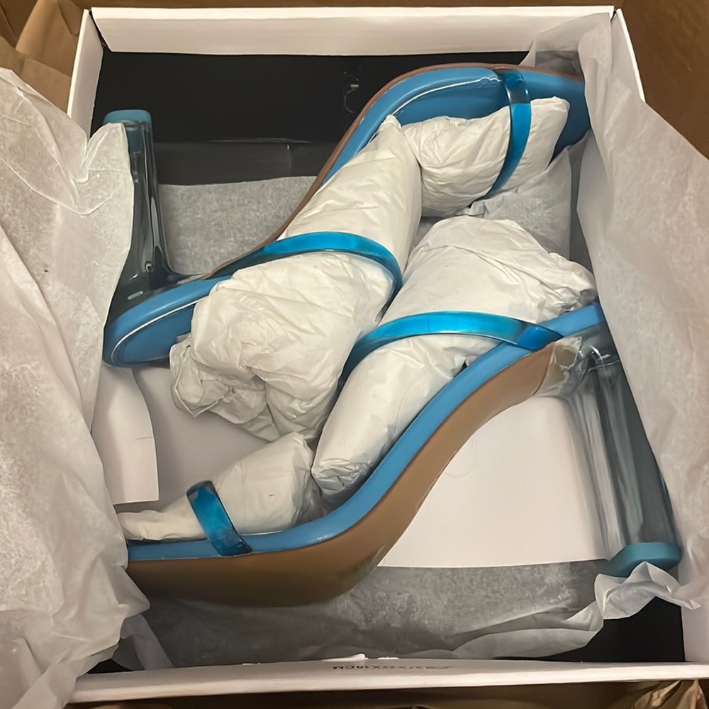 Never worn Steven New York heels